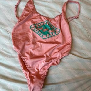 Women’s One Piece Swimsuit 🌸 Billabong 🌸  Never Worn ☀️